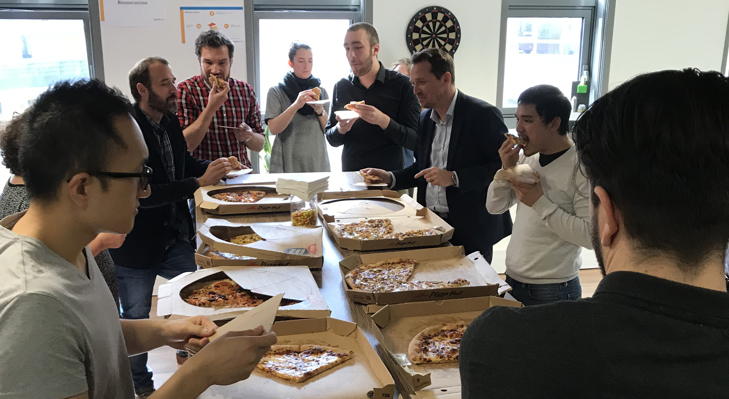 Nos équipes fêtent nos 5 ans autour d'une pizza